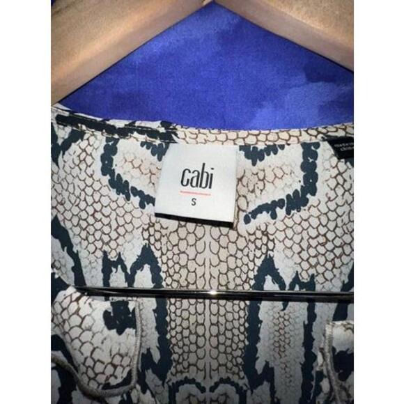 Cabi Serpentine Snakeskin Size Small Print Blouse - Picture 2 of 7